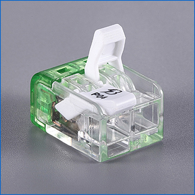 La UL CQC aprobó los 2 conectores transparentes P04-2P del alambre del empuje del acuerdo de poste para las cajas de conexiones